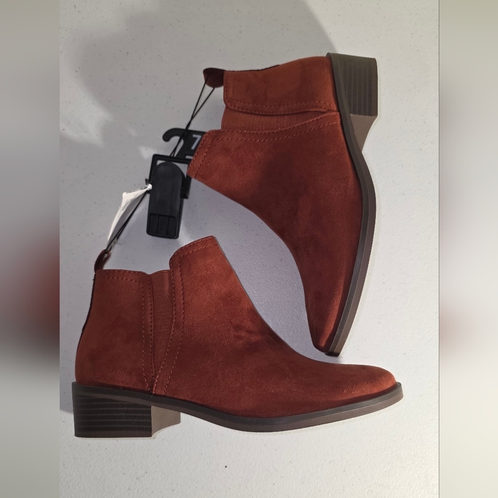 Time and Tru Women's Rust Ankle Booties - Picture 13 of 16